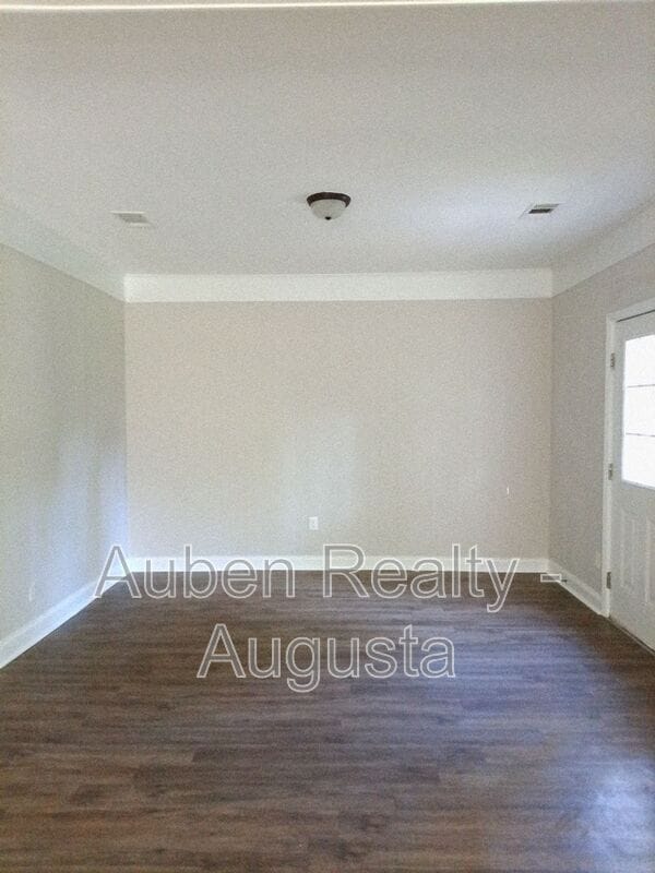 Building Photo - 2009 Starnes St