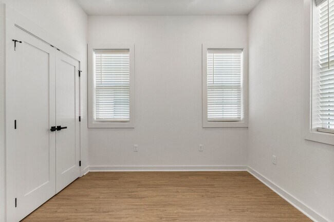 Interior Photo - Flyway Crossings