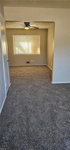 Foto del edificio - 4729 Sullivan Blvd