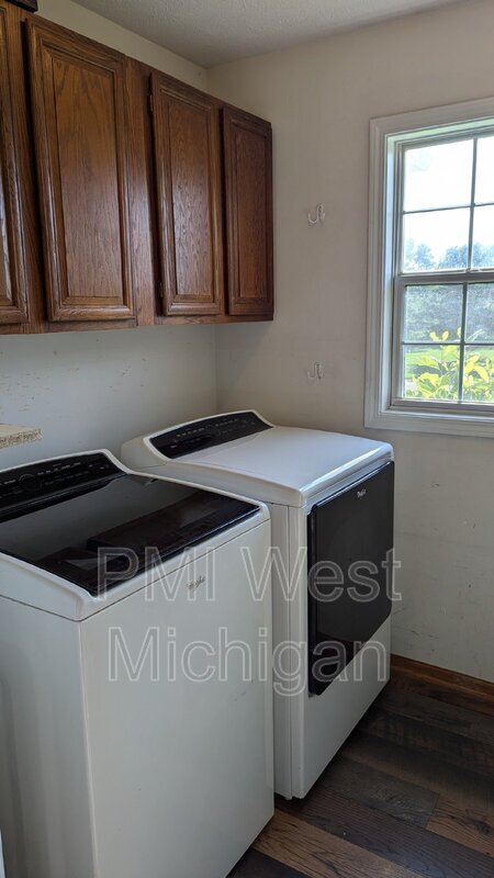 Foto del edificio - 8200 Tipperary Trail SE