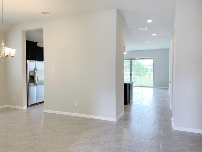 Building Photo - 29038 Endeavor River Rd