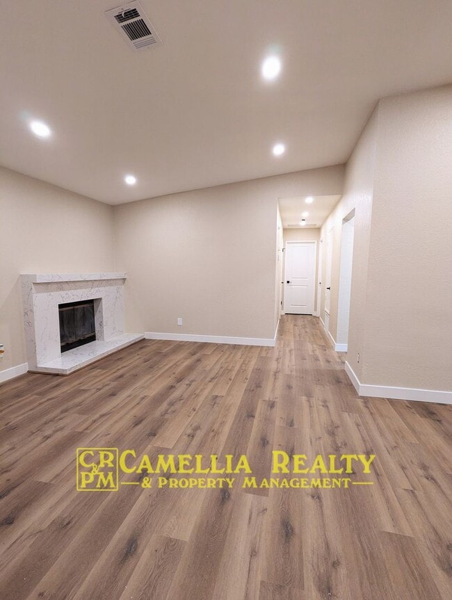 Building Photo - 1607 Matthew Dr