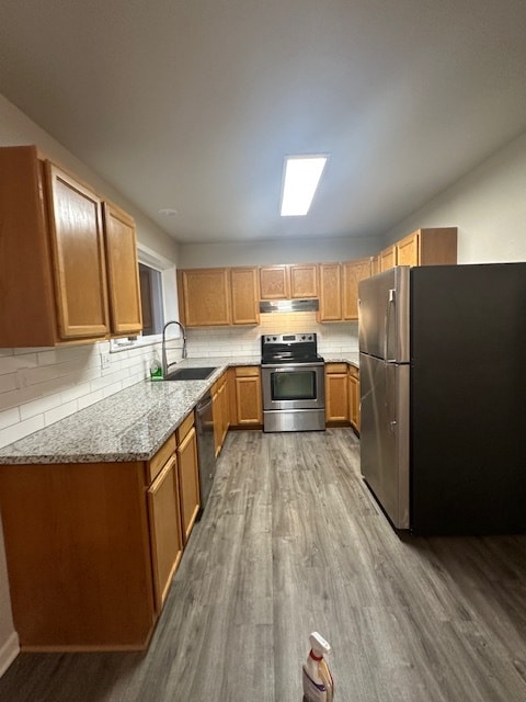 Building Photo - 594 N Elm St