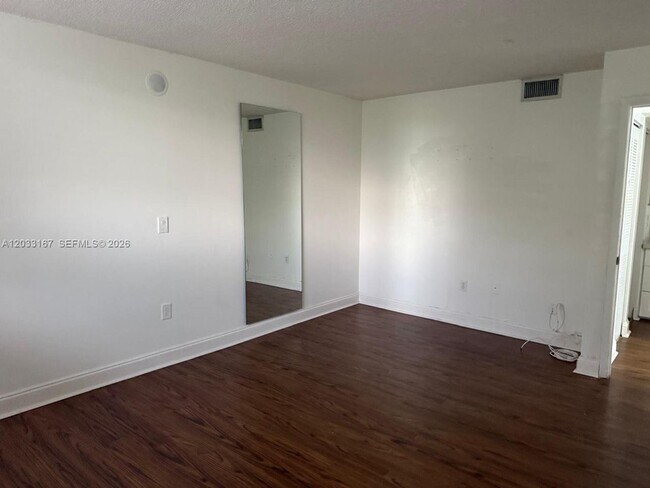 Foto del edificio - 8305 SW 152nd Ave