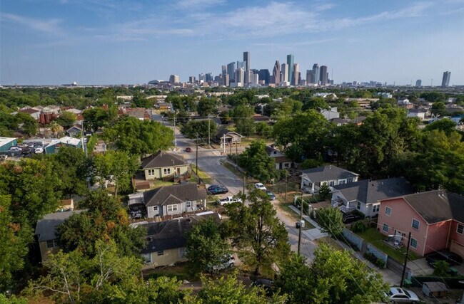 Foto del edificio - 2508 Everett St