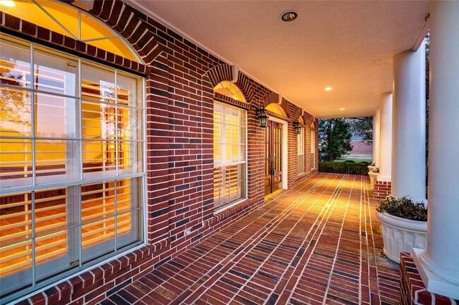 Foto del edificio - 2723 Morganfair Ln