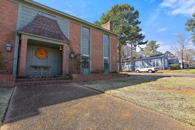 Building Photo - 1001-1003 Euclid Ave