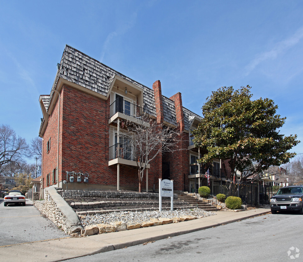 Building Photo - Westport Plaza Apartments