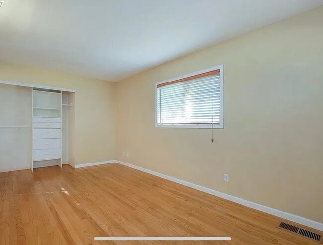 Foto del edificio - 1005 NE Newall Rd