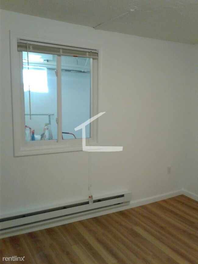 Building Photo - 8 br, 4 bath House - 122 Lake St