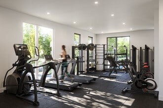 Interior Photo - Summit at Lakeshore Commons