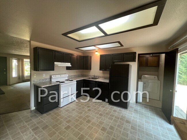 Foto del edificio - 12613 80th Ave E