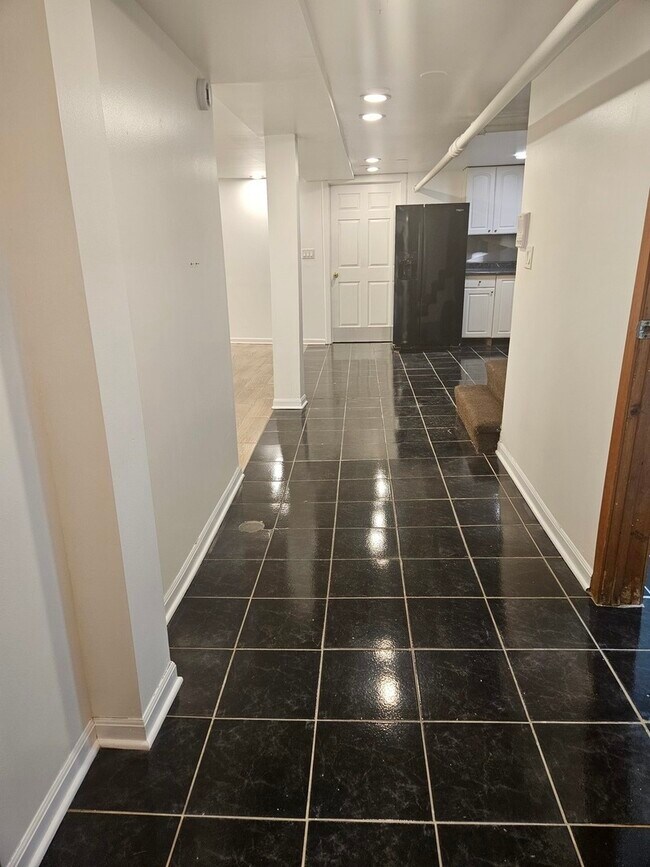 Foto del edificio - 4839 N Lawndale Ave