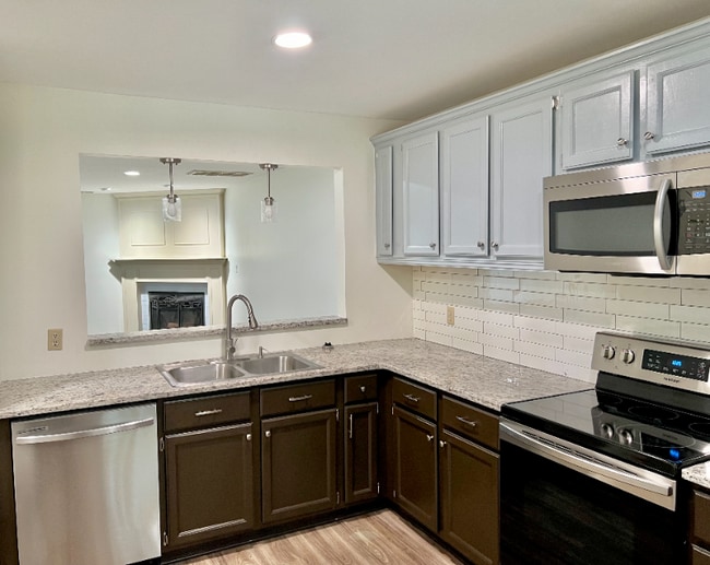 Photo - 1505 Clermont Rd Townhome