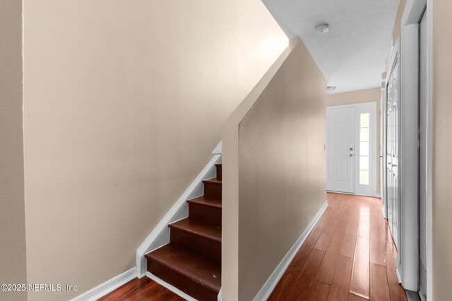 Building Photo - 11871 Lake Bend Cir