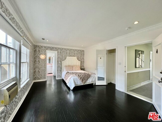 Foto del edificio - 1728 El Cerrito Pl