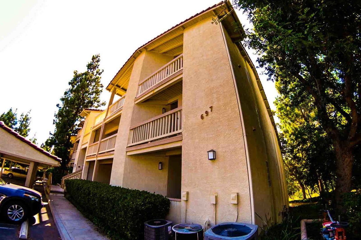 697 Sutton Crest Trail, Agoura Hills, CA 91377 Condo for Rent in