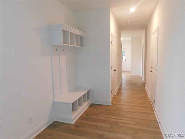 Foto del edificio - 7037 Leire Ln