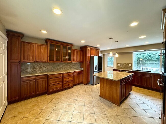 Building Photo - Charming Bellevue Craftsman on Spacious Lo...