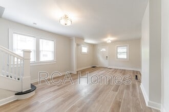 Building Photo - 1601 Villa Ave