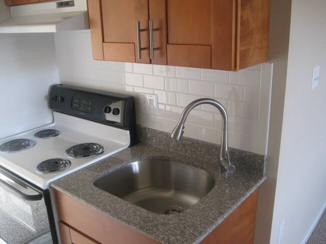 Kitchen - 1300 Catherine St