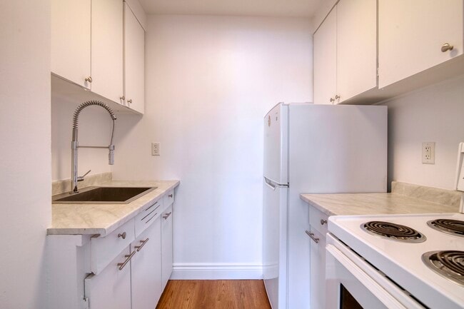 Building Photo - 3455 Rue Aylmer