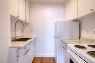 Building Photo - 3455 Rue Aylmer