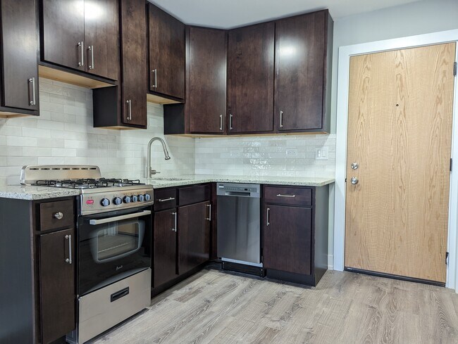 Foto del edificio - 503 W Barry Ave