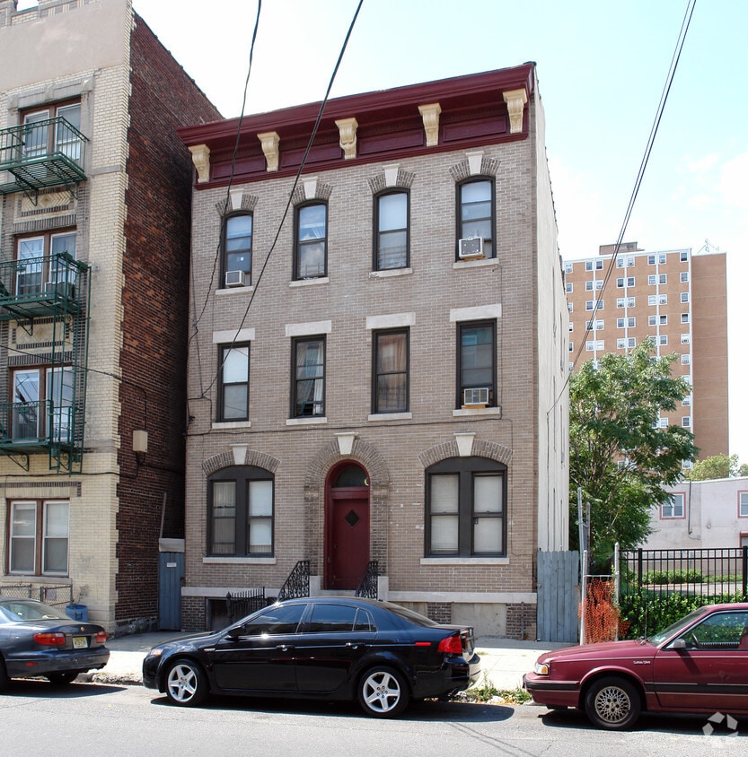 Building Photo - 6207 Palisade Ave