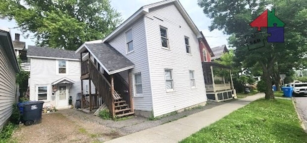 Primary Photo - 214-216 Pine St