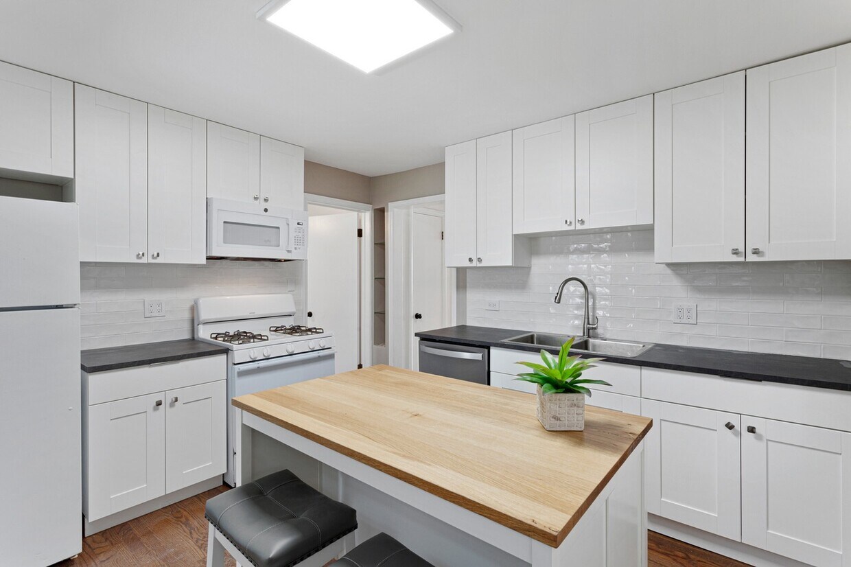 Foto principal - 5022 N Mango Ave