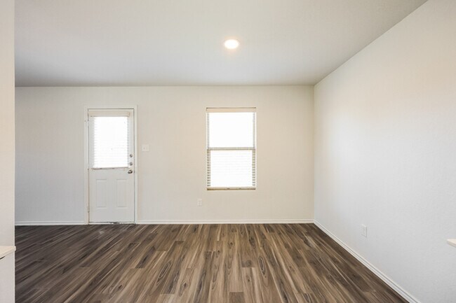 Foto del edificio - 8907 Ashley Wilkes