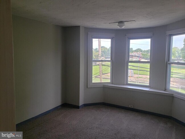 Building Photo - 406 Pusey Ave