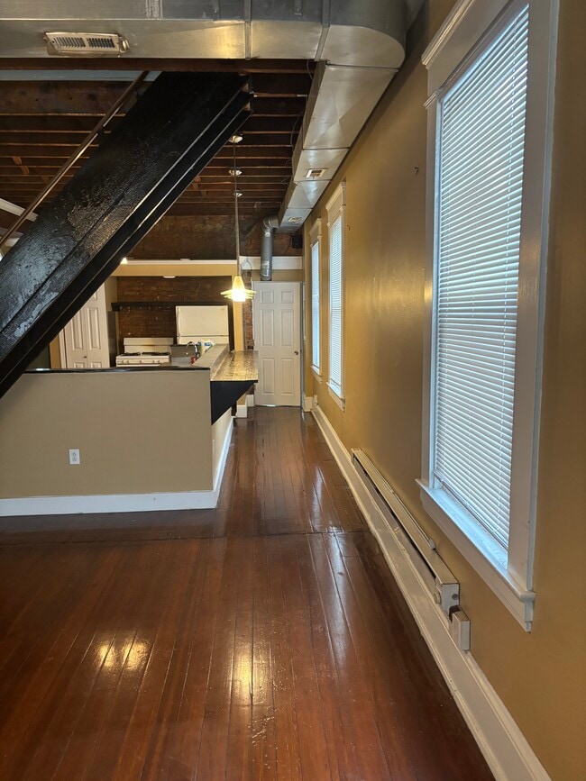 Building Photo - 414 Watkins St