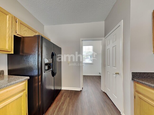 Foto del edificio - 121 Golden Crest Ct