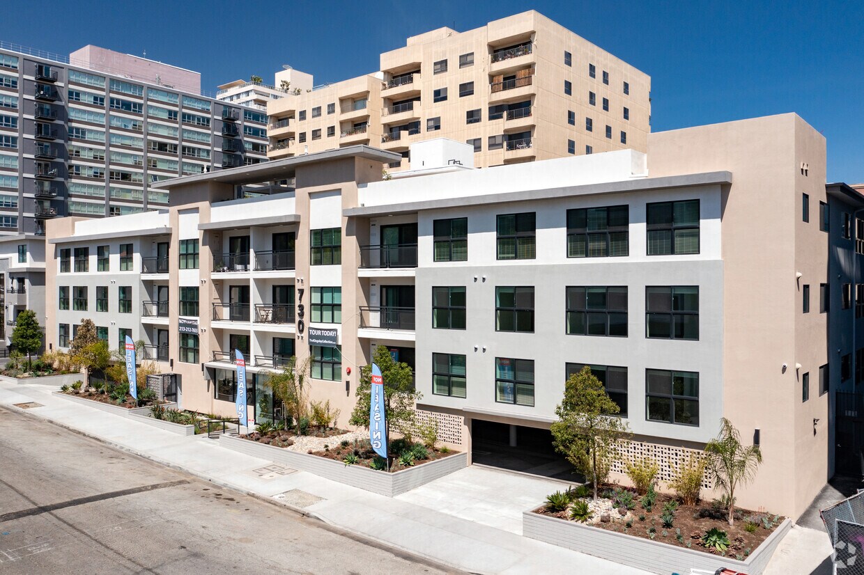 Kingsley Diplomat Apartments - Hollywood Regis Condominiums