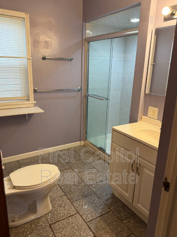 Foto del edificio - 1715 W Market St
