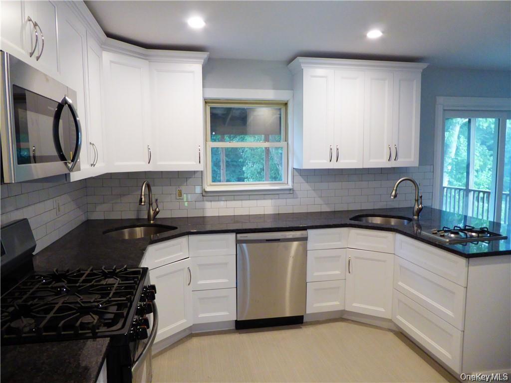 Building Photo - 29 Dorothy Dr