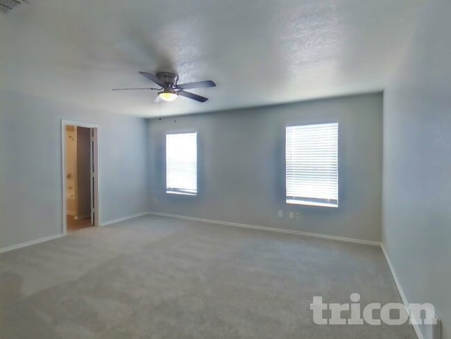 Foto del edificio - 4518 Safe Hbr