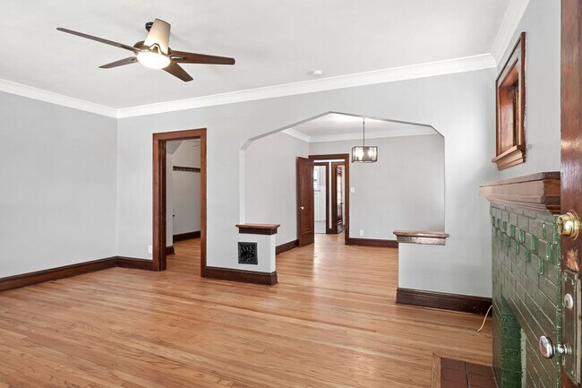 Foto del edificio - 5352 Itaska St