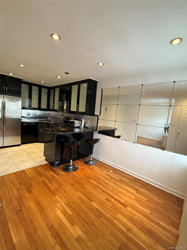 Foto del edificio - 30-26 69th St