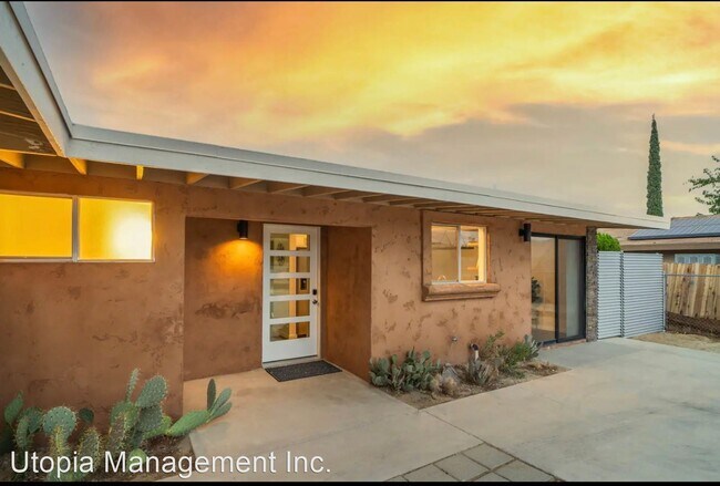 Foto del edificio - 3 br, 1.5 bath House - 61930 Oleander Dr