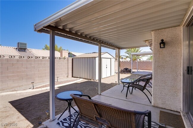 Building Photo - 2204 Riderwood Ave