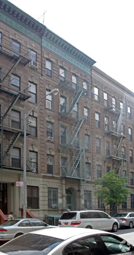 Building Photo - 271 W 140th St