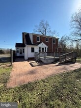 Building Photo - 9253 Dahlgren Rd