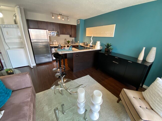 Building Photo - 17 E Erie St