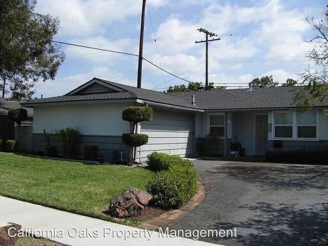 Primary Photo - 3 br, 1 bath House - 250 S. Ashwood Ave.