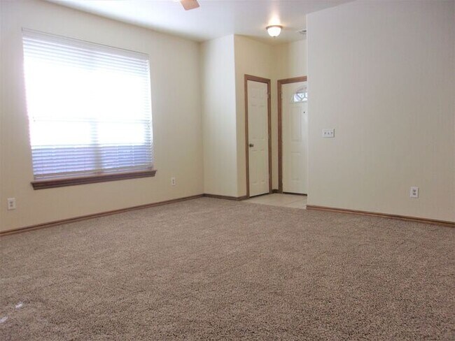 Foto del edificio - 13 NW 155th St