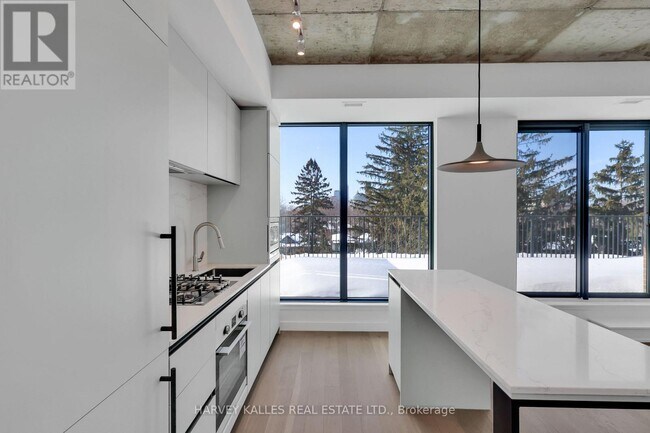 Building Photo - 1734 Bayview Ave