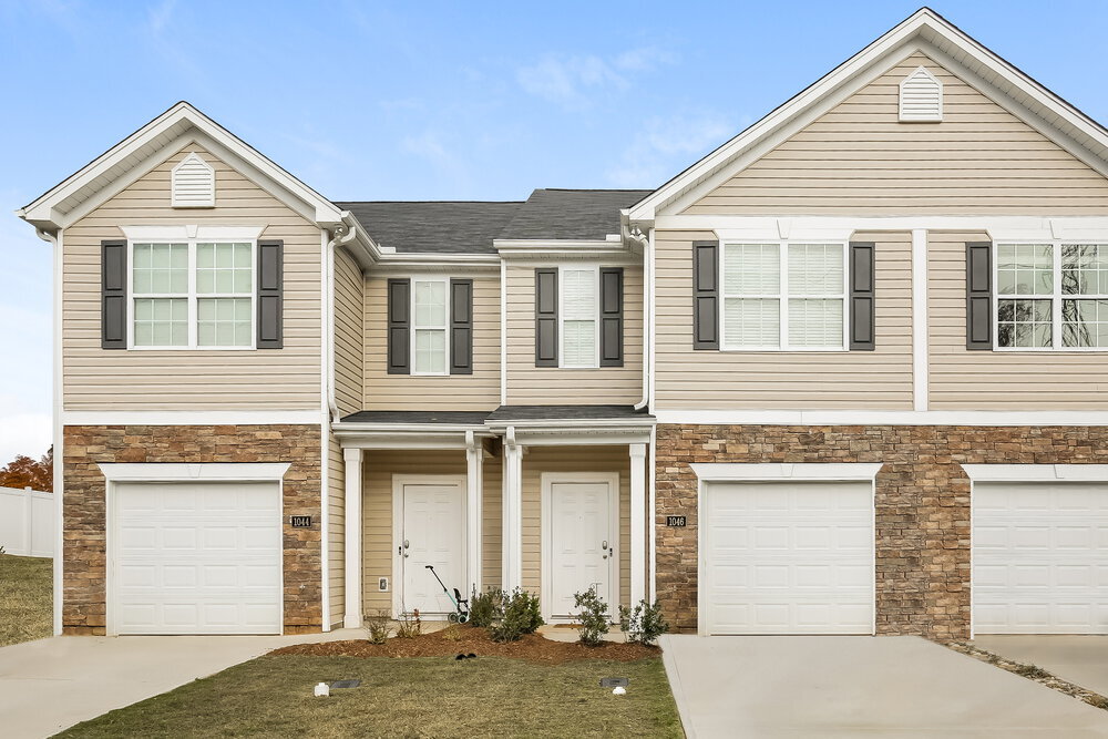 1046 HighGarden Cir, Burlington, NC 27215 Townhome Rentals in
